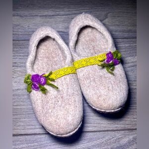 EUC Worn 1x Handmade Etsy Wool Felted Slippers with Rubber Soles